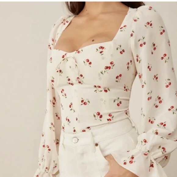 Chase Cherry Print Sweetheart Crepe Top in Cherry Pit, size 6 - Picture 2 of 11